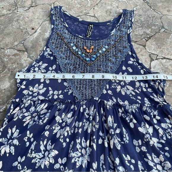 Free People Crochet Beaded Accents Floral Tiered Tunic Sleeveless Medium EUC - Picture 7 of 8